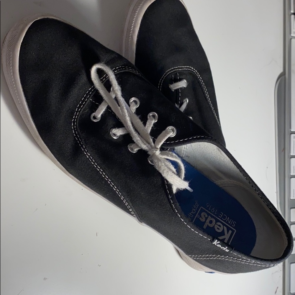 ⭐️NEW⭐️ Black Ortholite Keds
